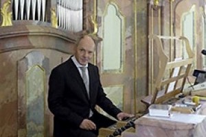 Jürgen Essl gibt Orgel-Konzert