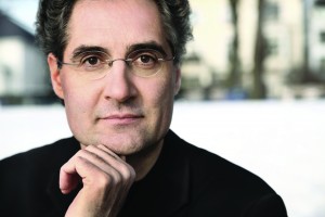 Günther Herbig dirigiert das OFGC mit Gastsolist Matthias Kirschenzeit
